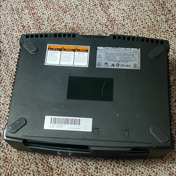 Xbox 360 Console - Picture 6 of 10